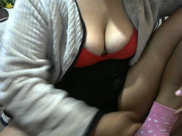 Prettyjannetta live cam on BongaCams