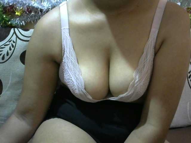 Prettyjannetta, live now on BongaCams