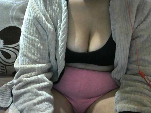 Prettyjannetta live cam on BongaCams