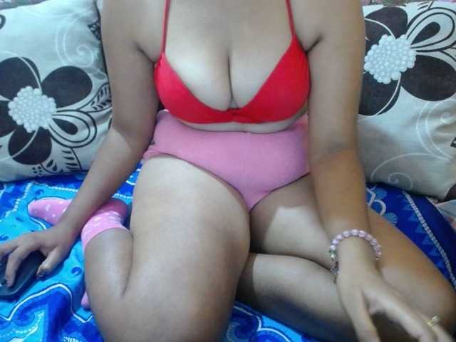 Prettyjannetta live cam on BongaCams