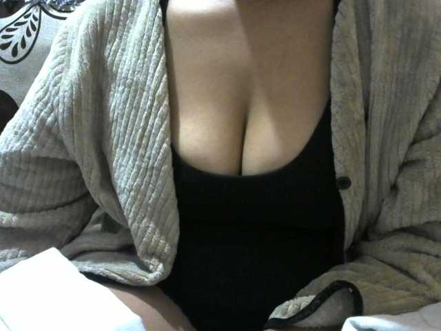 Prettyjannetta live cam on BongaCams