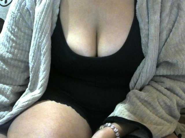Prettyjannetta live cam on BongaCams