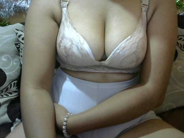 Prettyjannetta live cam on BongaCams