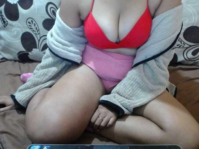 Prettyjannetta live webcam show