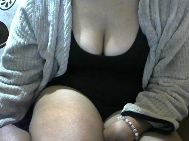 Prettyjannetta live cam on BongaCams