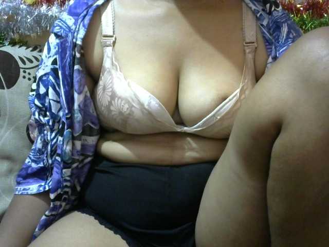 Prettyjannetta live cam on BongaCams