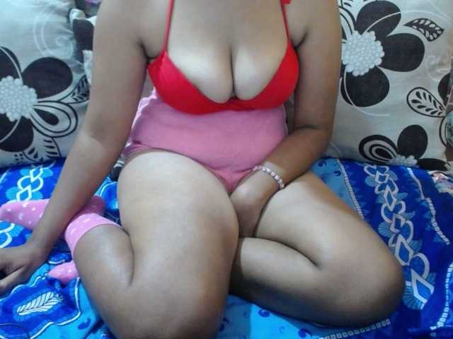 Prettyjannetta live cam on BongaCams