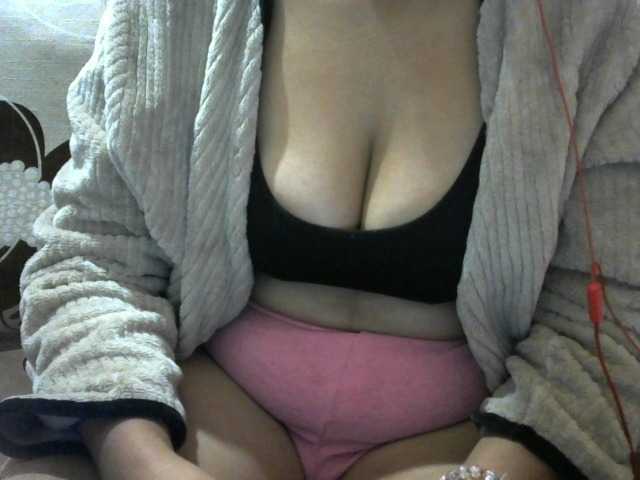 Prettyjannetta live cam on BongaCams