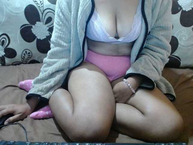 Prettyjannetta live webcam show