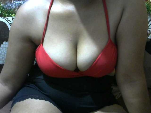 Prettyjannetta live cam on BongaCams