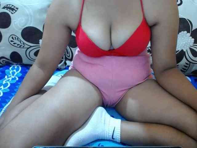Prettyjannetta webcam