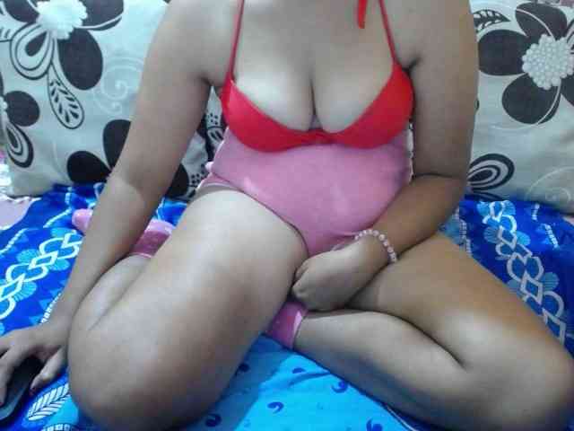 Prettyjannetta Live Webcam on BongaCams