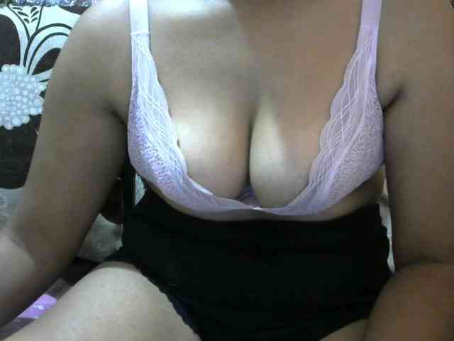 Prettyjannetta webcam