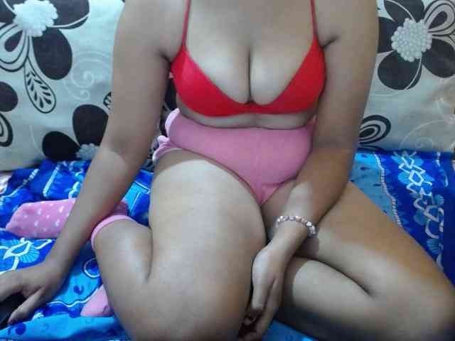 Prettyjannetta webcam