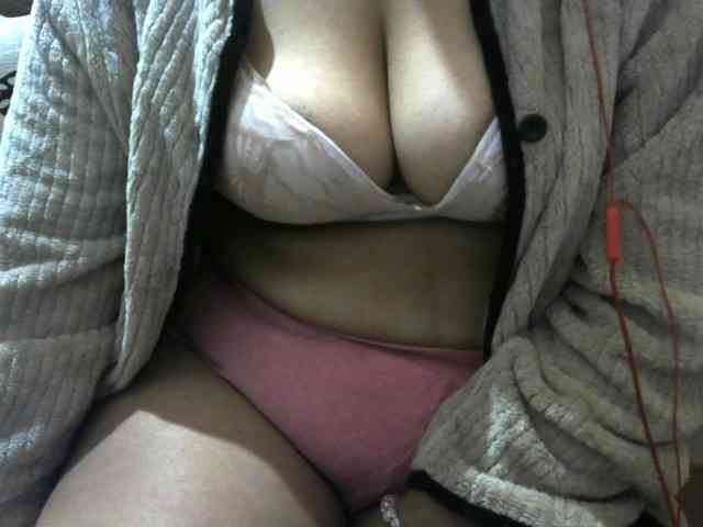 Prettyjannetta webcam