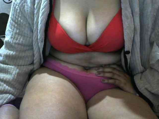 Prettyjannetta webcam