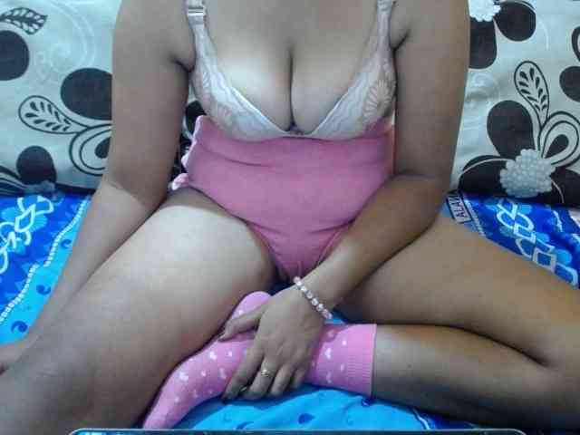 Prettyjannetta webcam