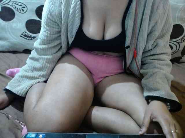 Prettyjannetta webcam
