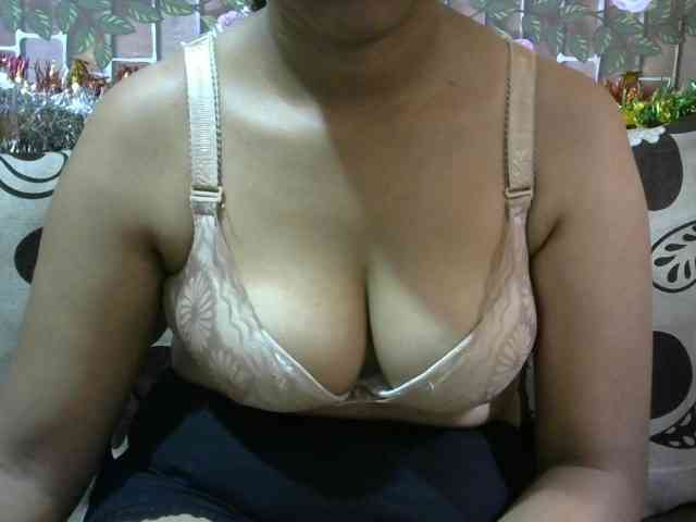 Prettyjannetta webcam