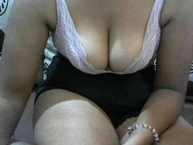 Prettyjannetta webcam