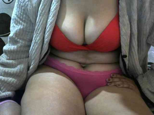 Prettyjannetta webcam