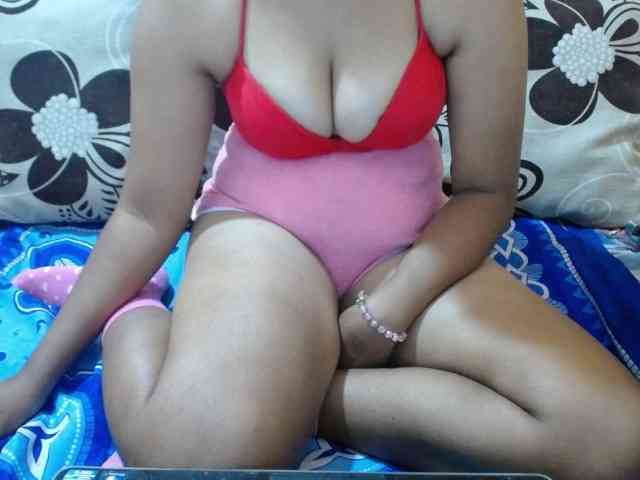 Prettyjannetta webcam