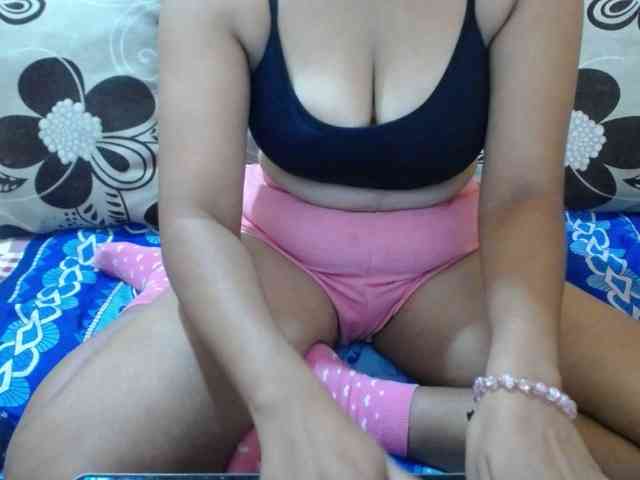 Prettyjannetta webcam