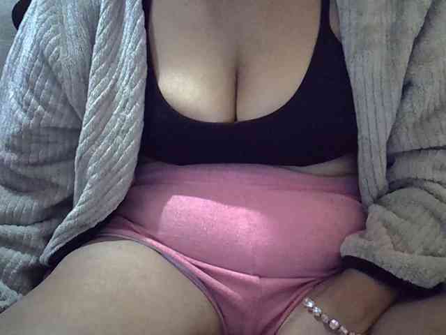 Prettyjannetta webcam