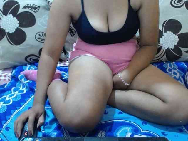 Prettyjannetta webcam