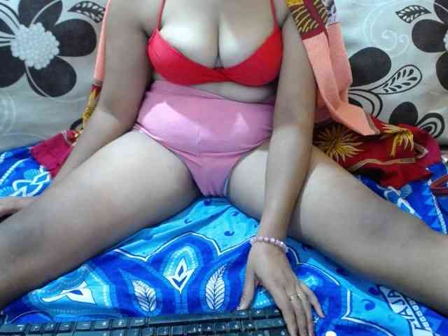 Prettyjannetta webcam
