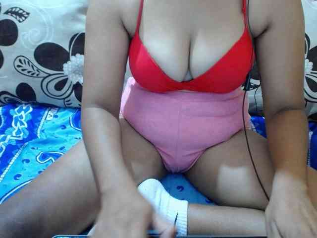 Prettyjannetta webcam