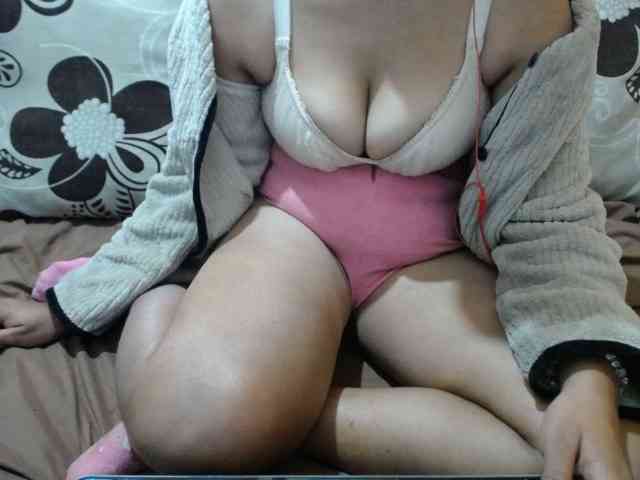 Prettyjannetta webcam