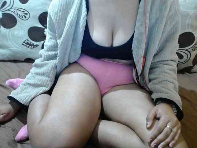 Prettyjannetta webcam