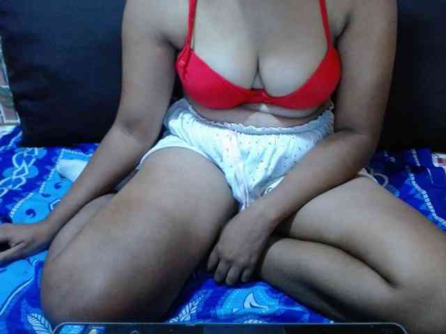 Prettyjannetta webcam