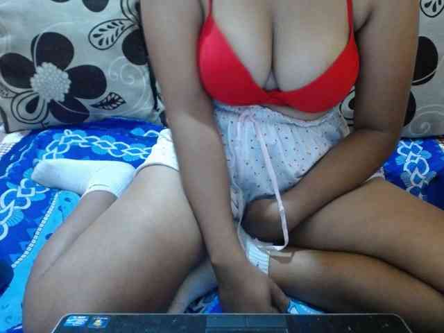 Prettyjannetta webcam