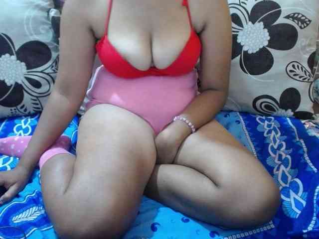 Prettyjannetta webcam