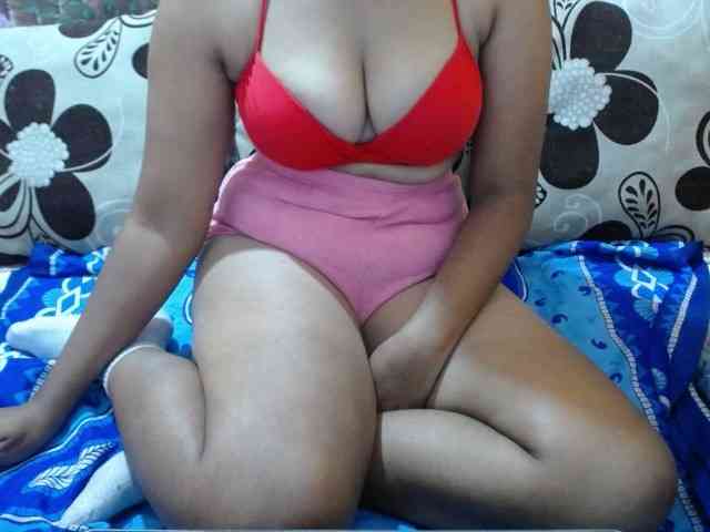 Prettyjannetta webcam