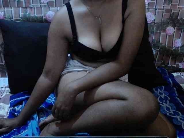 Prettyjannetta webcam