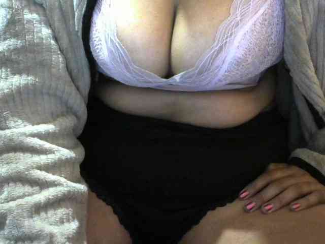 Prettyjannetta webcam