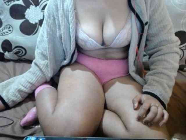 Prettyjannetta webcam