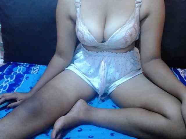 Prettyjannetta webcam