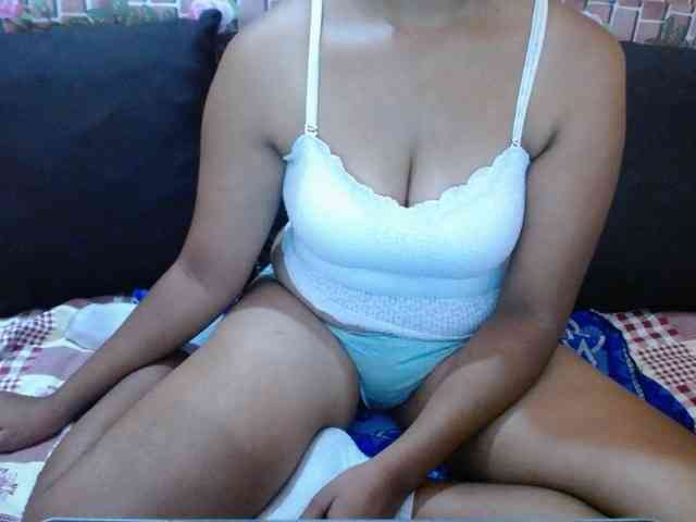 Prettyjannetta webcam