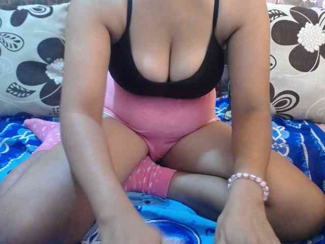 Prettyjannetta webcam