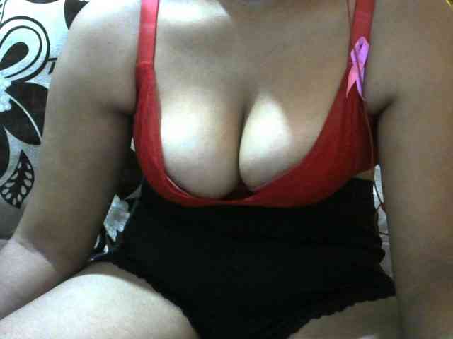 Prettyjannetta webcam
