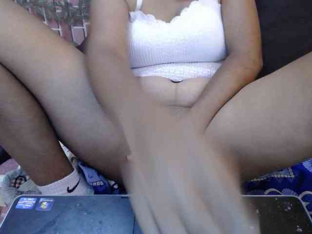 Prettyjannetta webcam