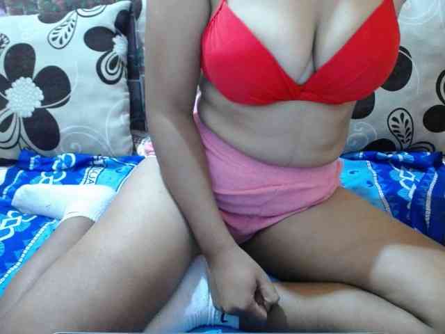 Prettyjannetta webcam