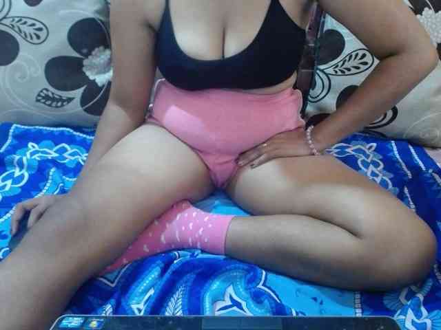 Prettyjannetta webcam