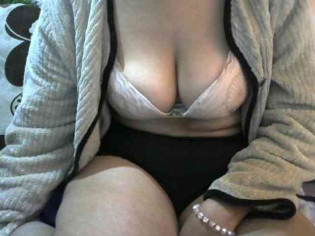 Prettyjannetta webcam