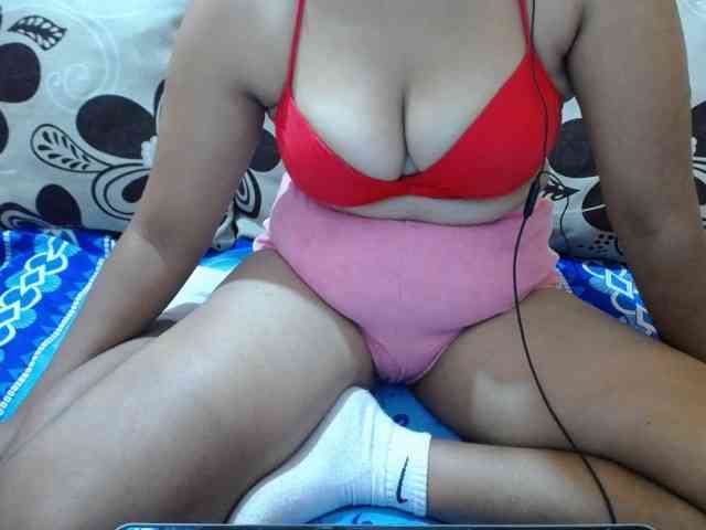 Prettyjannetta webcam