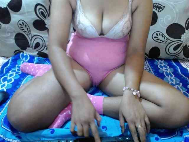 Prettyjannetta webcam